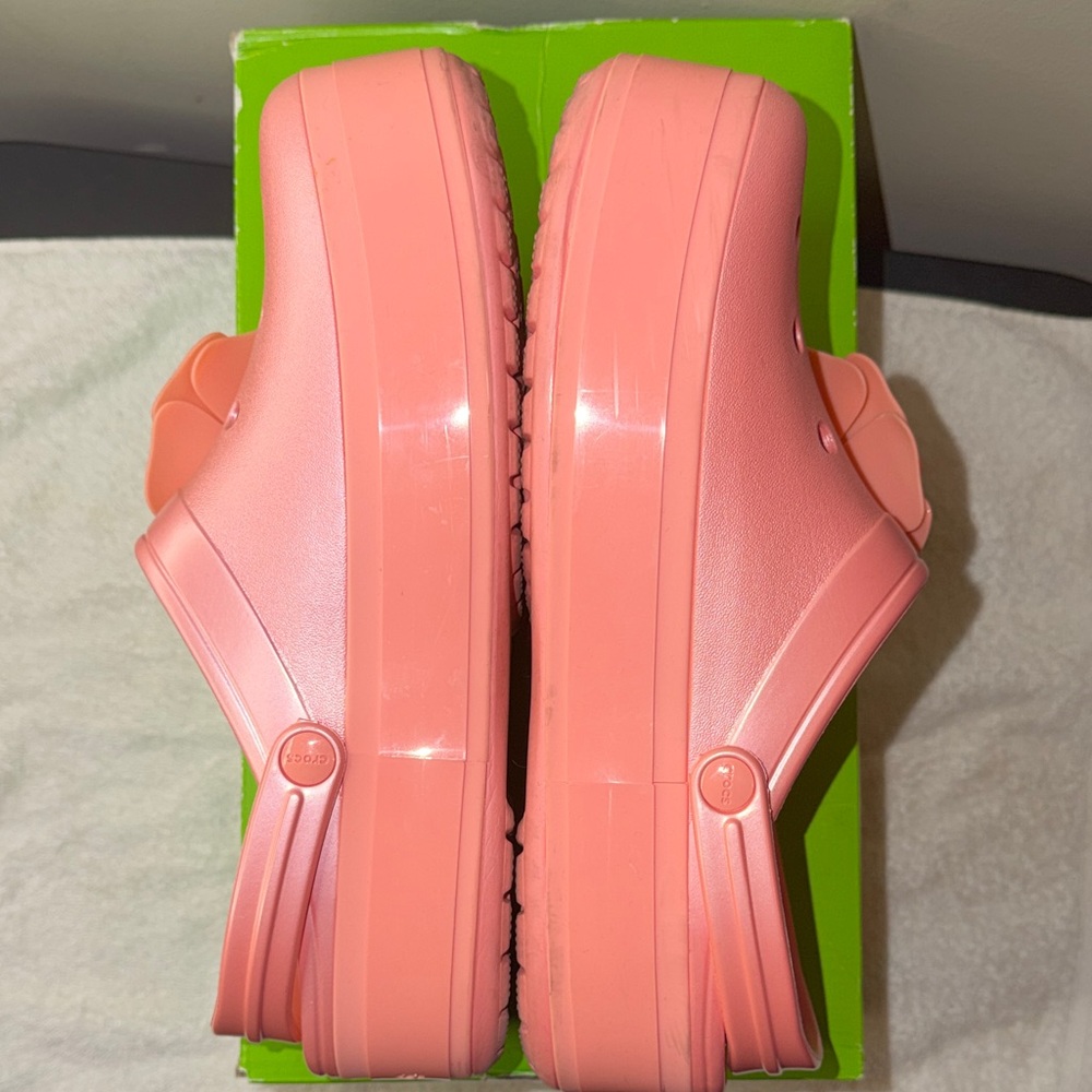 CROCS Coral Platform Clogs with Floral Design - Picture 4 of 7